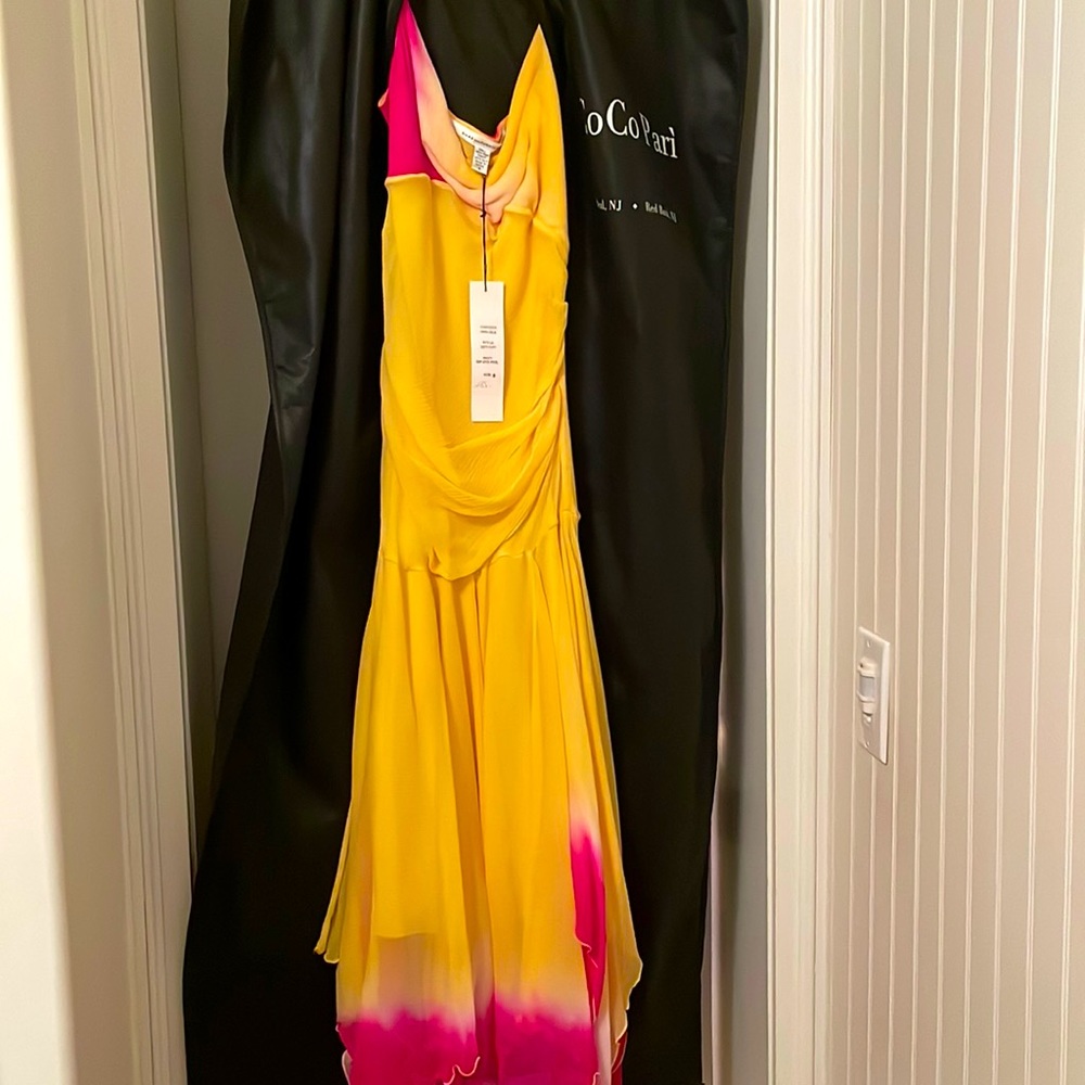 Y2K Dress. 🧠👊 Pari$ Hilton dress. (Fits small)